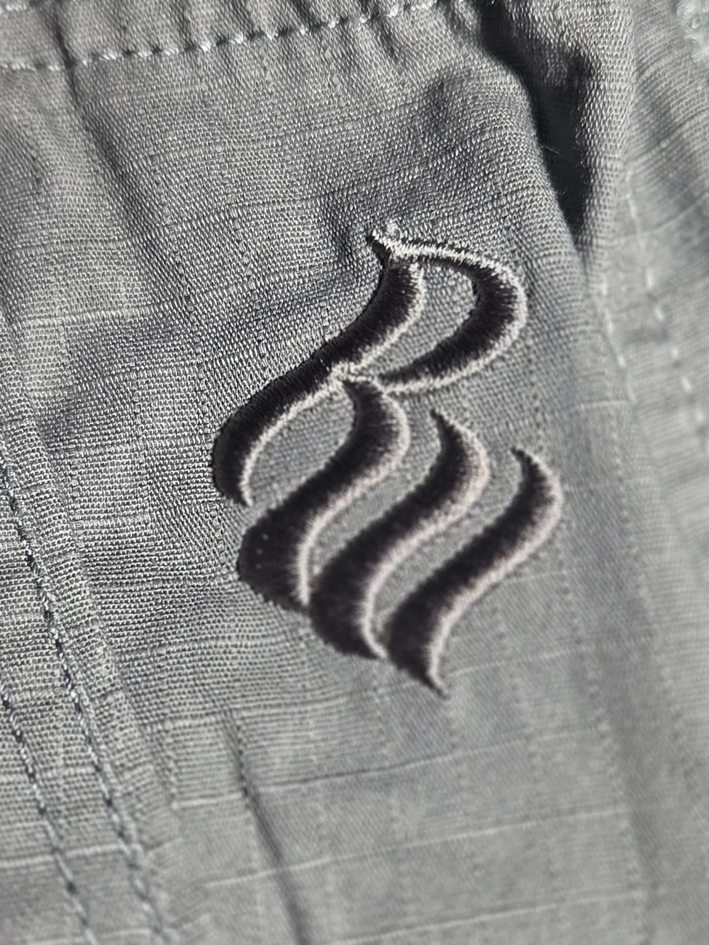 Rocawear Men's Size 48 Gray Ripstop Belted Cargo Shorts Y2K Streetwear